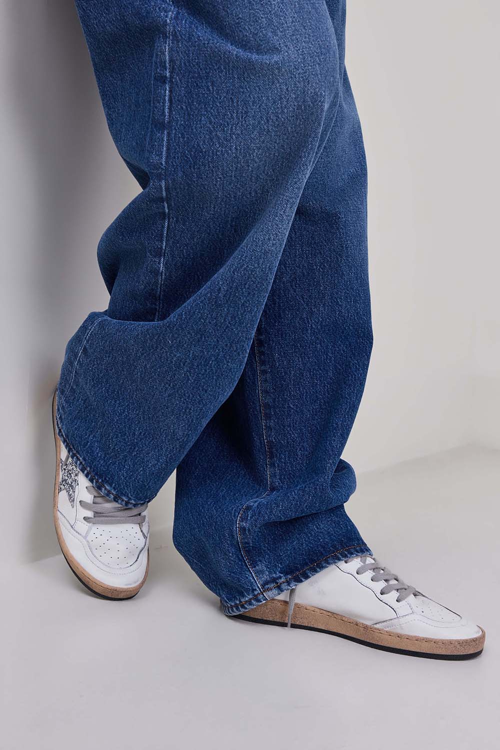 נעלי סניקרס בולסטאר